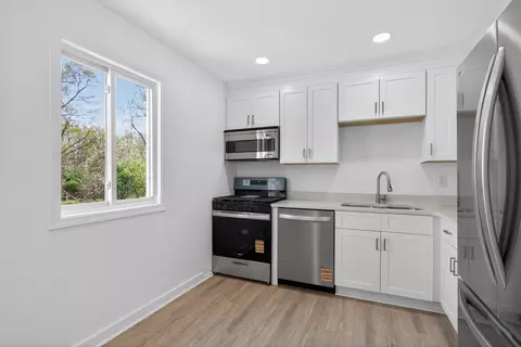 Kitchen - 6040 Brooklyn Rd, Jackson, MI 49201 photo 1 of 2