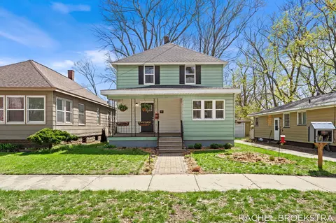 817 W Dale Ave, Muskegon, MI 49441