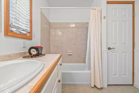 Bath - 3185 Totem Trl, Reading, MI 49274 photo 3 of 7