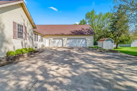 Exterior - 3185 Totem Trl, Reading, MI 49274 photo 2 of 11