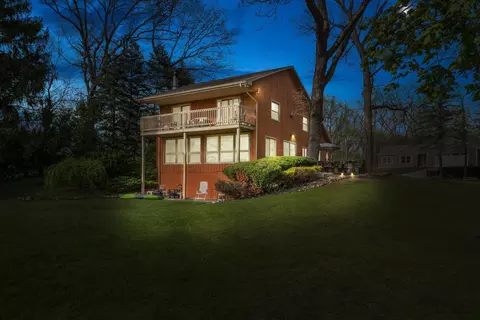 70328 Lakeview Dr, Edwardsburg, MI 49112