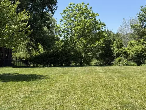 12377 Spencer Ln, Carleton, MI 48117