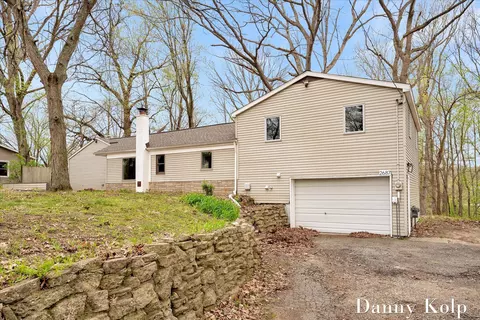 2687 Dunnigan Ave NE, Grand Rapids, MI 49525