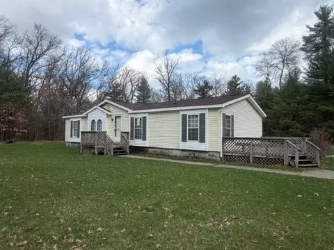 6136 S Poplar Ave, Newaygo, MI 49337