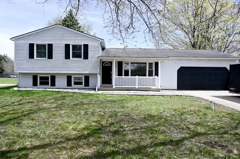 18090 Shamrock Blvd, Big Rapids, MI 49307