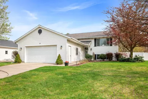 83 Windflower St NE, Comstock Park, MI 49321
