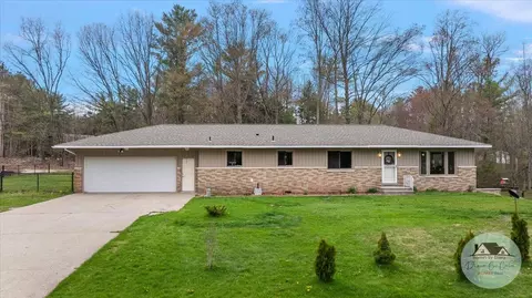 4125 Lorenson Rd, Whitehall, MI 49461