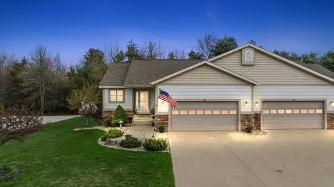 894 N Sandalwood Cir, Norton Shores, MI 49441