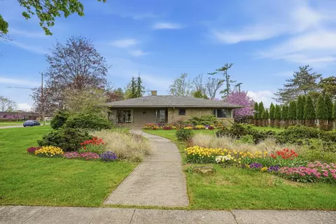 509 Mills Rd, Saline, MI 48176