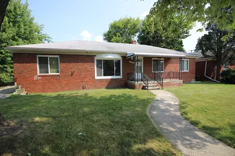 18243 Rosetta Ave, Eastpointe, MI 48021