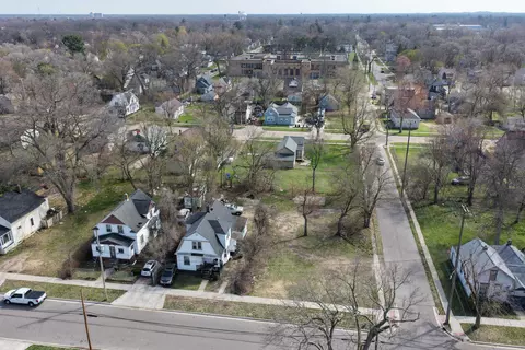 555 Amity Ave, Muskegon, MI 49442