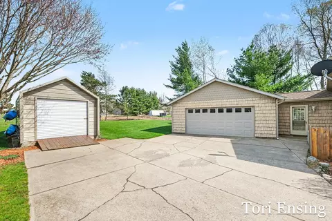 1235 Willow Dr, Stanton, MI 48888 photo 4