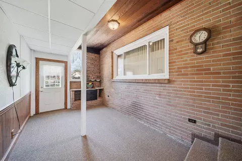 Exterior - 1229 Levant St, Jackson, MI 49203 photo 2 of 8