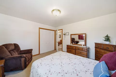 Bedroom - 1229 Levant St, Jackson, MI 49203 photo 2 of 4