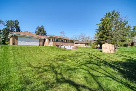 Exterior - 1229 Levant St, Jackson, MI 49203 photo 6 of 8