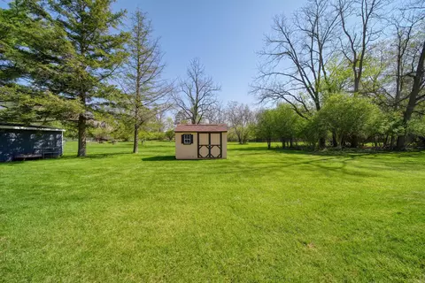 Exterior - 1229 Levant St, Jackson, MI 49203 photo 7 of 8