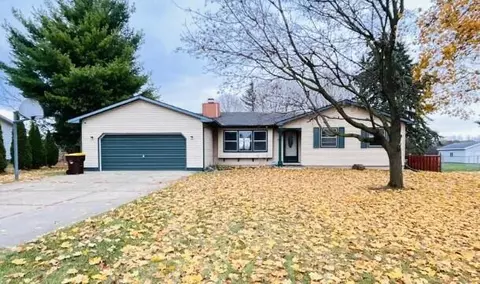 1207 Flanders Rd, Charlotte, MI 48813