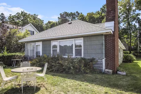 51361 Summit St, Paw Paw, MI 49079