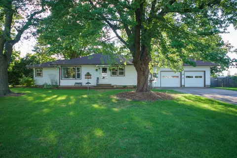 9050 5th St, Baroda, MI 49101