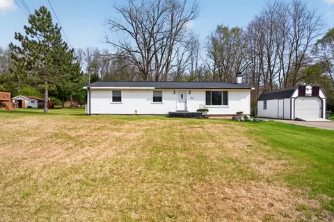 3926 Franklin Rd, Jackson, MI 49203