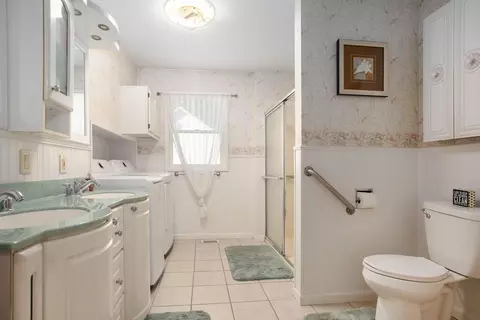 Bath - 60241 Constantine Rd, Three Rivers, MI 49093 photo 2 of 5
