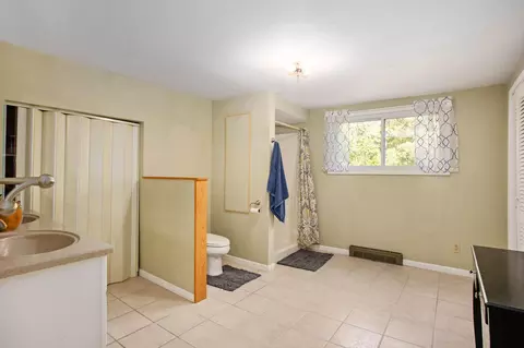 Bath - 60241 Constantine Rd, Three Rivers, MI 49093 photo 3 of 5