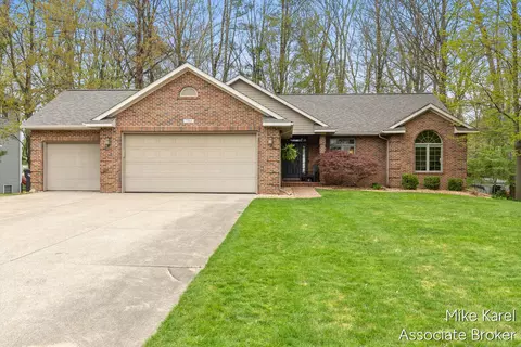 7316 Tylerwood Ct, Hudsonville, MI 49426