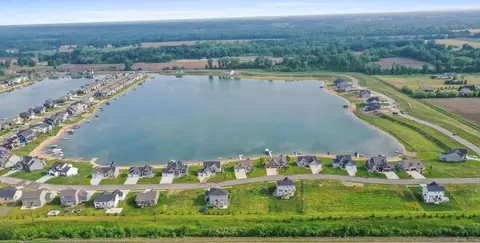11400 Shoreline Dr #113, Allendale, MI 49401