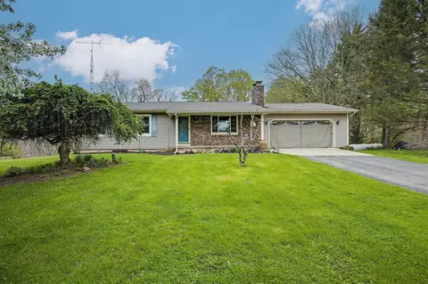 6950 S Lacey Lake Rd, Bellevue, MI 49021