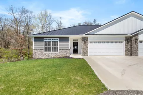 233 Auseon Ct, Hillsdale, MI 49242