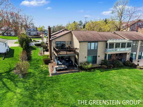 1641 S Shore Dr, Holland, MI 49423