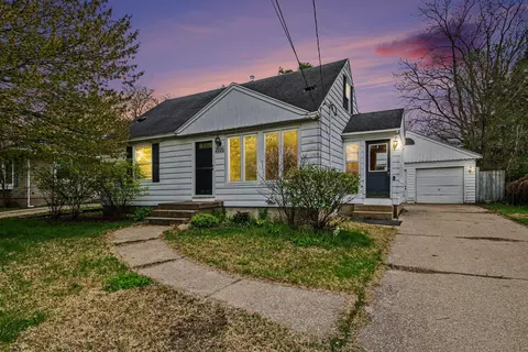 2020 Melvin St SW, Wyoming, MI 49519