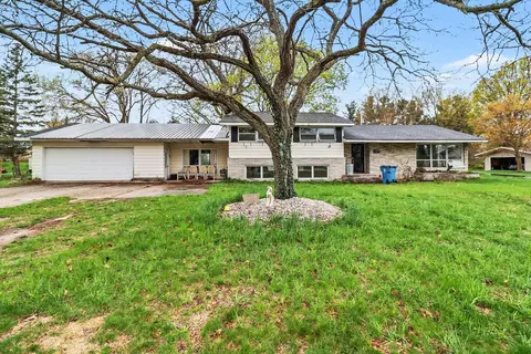 117 N Apple St, Hart, MI 49420
