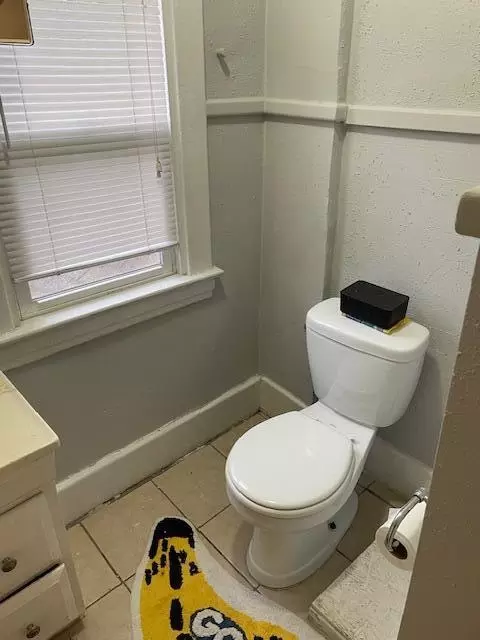 Bath - 340 S Eagle St, Marshall, MI 49068 photo 3 of 4