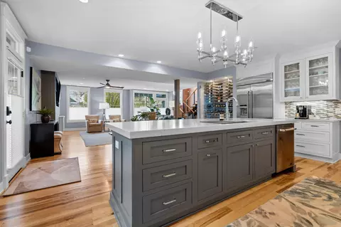 111 W Kingsley St, Ann Arbor, MI 48103