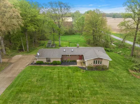 8467 Pucker St, Berrien Center, MI 49102