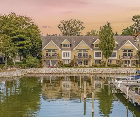 17533 N Fruitport Rd #6, Spring Lake, MI 49456