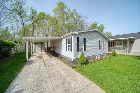953 Savannah River Dr, Adrian, MI 49221