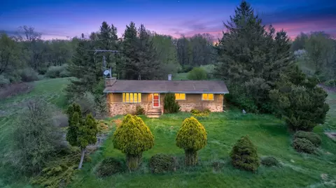 8889 Mount Hope Rd, Grass Lake, MI 49240