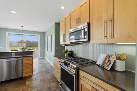 Kitchen - 9550 Charles Ct, Dexter, MI 48130 photo 5 of 6
