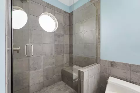 Bath - 9550 Charles Ct, Dexter, MI 48130 photo 5 of 7