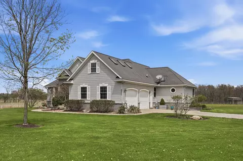 Exterior - 9550 Charles Ct, Dexter, MI 48130 photo 9 of 10