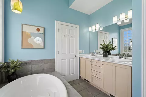 Bath - 9550 Charles Ct, Dexter, MI 48130 photo 3 of 7