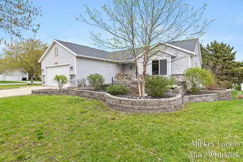 3724 Brookfield Dr, Hudsonville, MI 49426