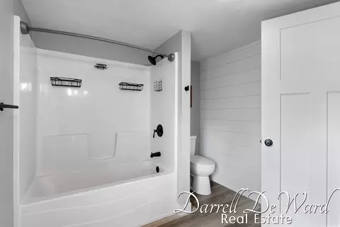Bath - 130 Cherry St, Freeport, MI 49325 photo 2 of 3