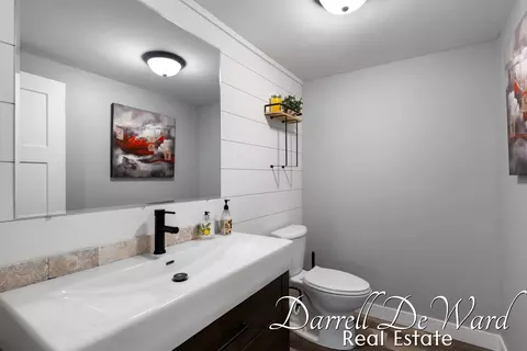 Bath - 130 Cherry St, Freeport, MI 49325 photo 3 of 3