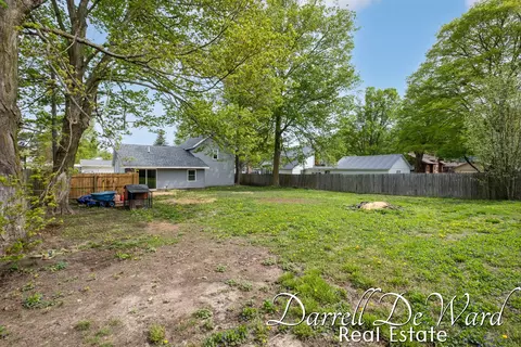 Exterior - 130 Cherry St, Freeport, MI 49325 photo 2 of 5