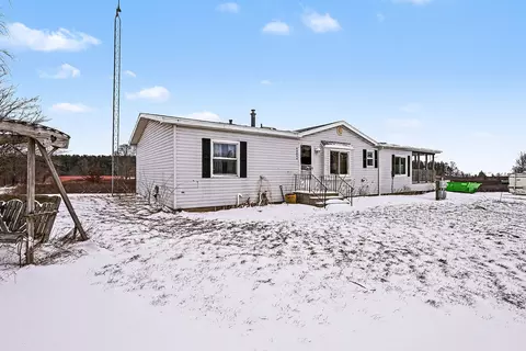 68854 34th Ave, Covert, MI 49043