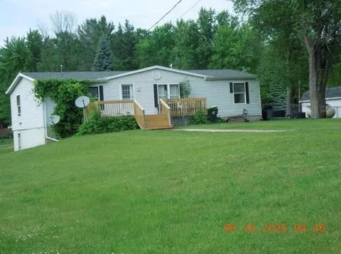 1079 Hemlock St, Beaverton, MI 48612