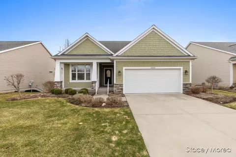 3808 Preserve Dr NE, Belmont, MI 49306